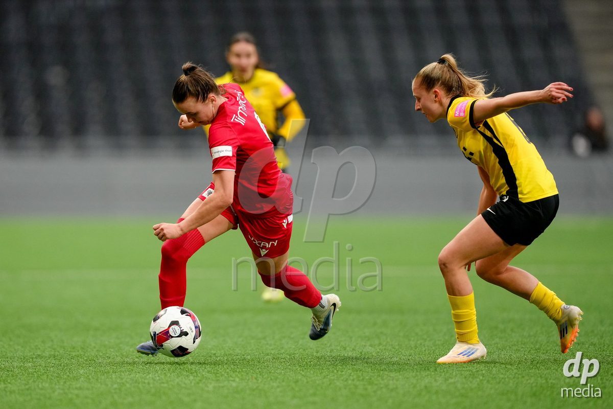 Schweiz: AXA Women's Super League 2025/26, BSC YB Frauen vs FC Thun - Stadion Wankdorf, Bern: Alisha Heiniger (6 Thun) in Aktion