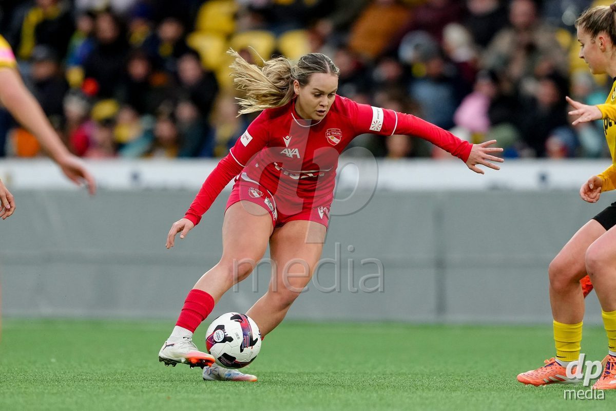 Schweiz: AXA Women's Super League 2025/26, BSC YB Frauen vs FC Thun - Stadion Wankdorf, Bern: Rilana Ueltschi (29 Thun) in Aktion