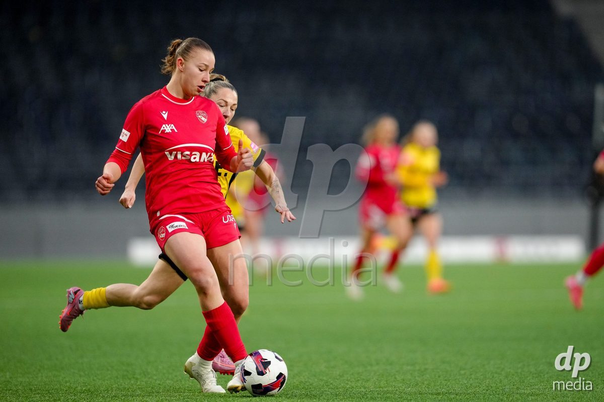 Schweiz: AXA Women's Super League 2025/26, BSC YB Frauen vs FC Thun - Stadion Wankdorf, Bern: Lauriane Frei (31 Thun) in Aktion