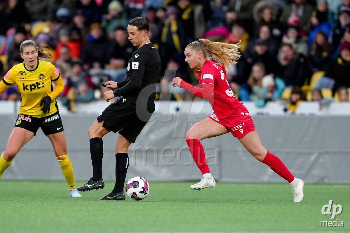 Schweiz: AXA Women's Super League 2025/26, BSC YB Frauen vs FC Thun - Stadion Wankdorf, Bern: Celine Schmid (34 Thun) in Aktion