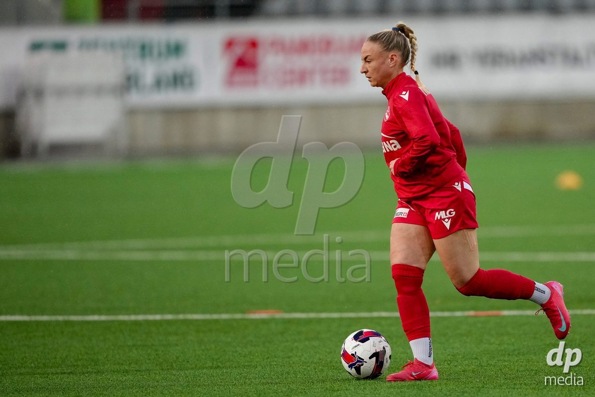 Schweiz: AXA Womens Super League 2025/26, FC Thun vs FC St.Gallen 1879 - Stockhorn Arena, Thun: Shenia Schmid (61 Thun)