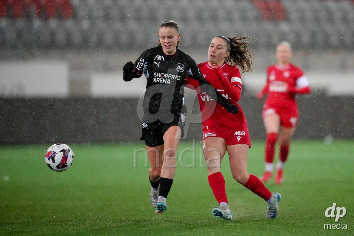 Schweiz: AXA Womens Super League 2025/26, FC Thun vs FC St.Gallen 1879 - Stockhorn Arena, Thun: