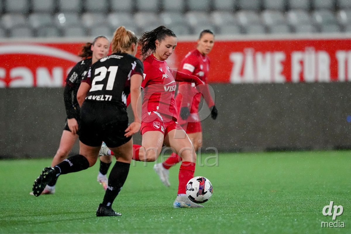 Schweiz: AXA Womens Super League 2025/26, FC Thun vs FC St.Gallen 1879 - Stockhorn Arena, Thun:
