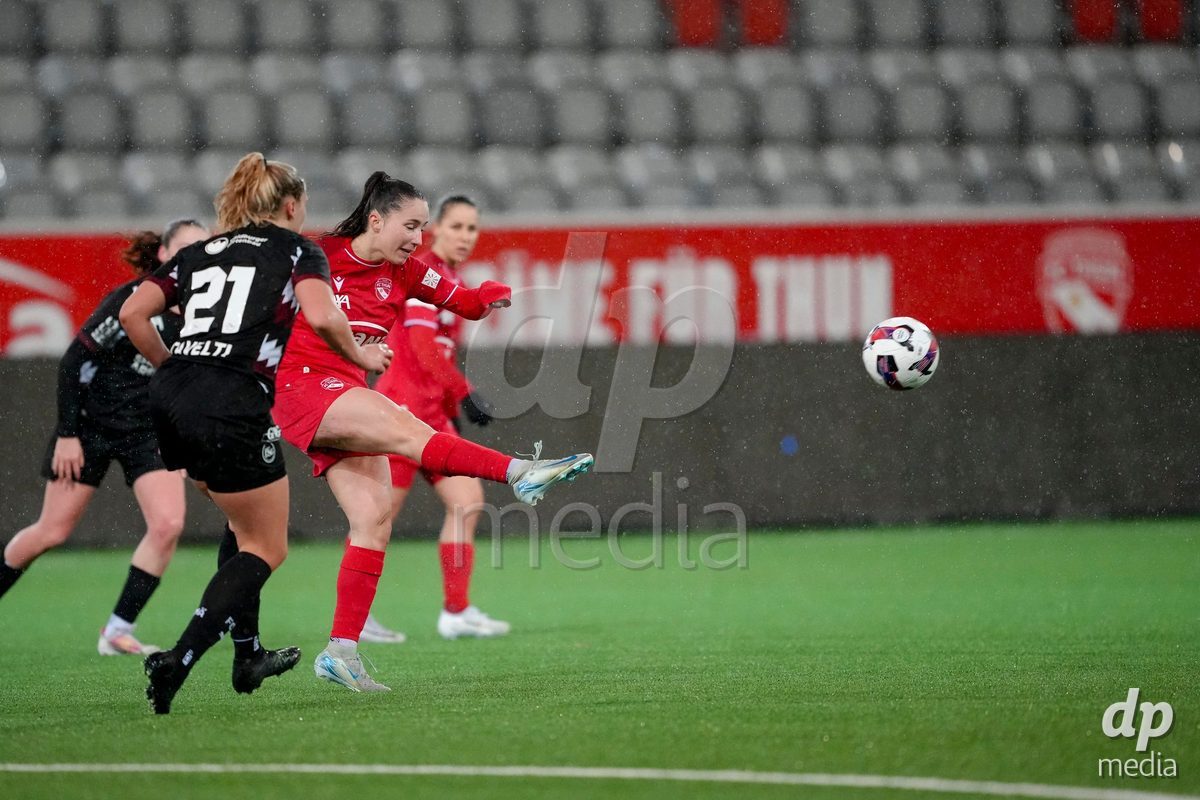 Schweiz: AXA Womens Super League 2025/26, FC Thun vs FC St.Gallen 1879 - Stockhorn Arena, Thun: