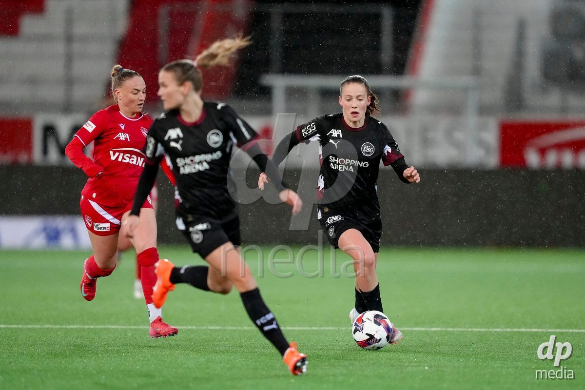 Schweiz: AXA Womens Super League 2025/26, FC Thun vs FC St.Gallen 1879 - Stockhorn Arena, Thun: