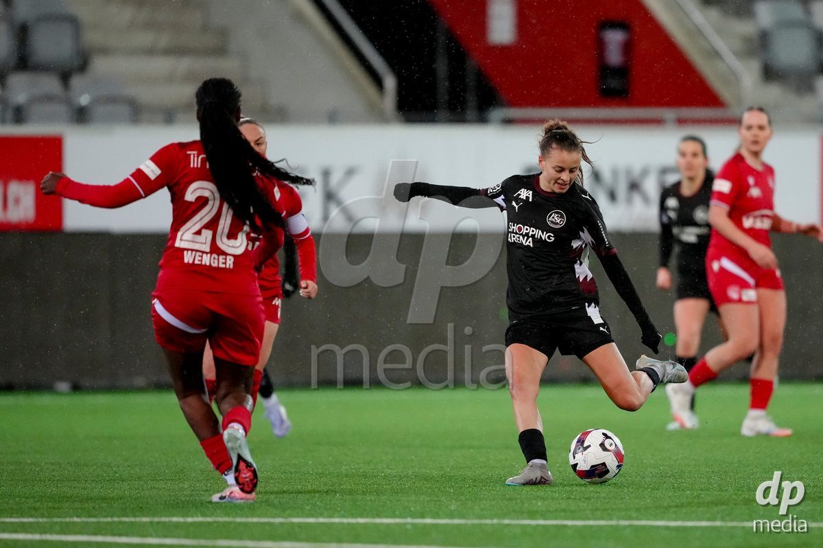 Schweiz: AXA Womens Super League 2025/26, FC Thun vs FC St.Gallen 1879 - Stockhorn Arena, Thun: