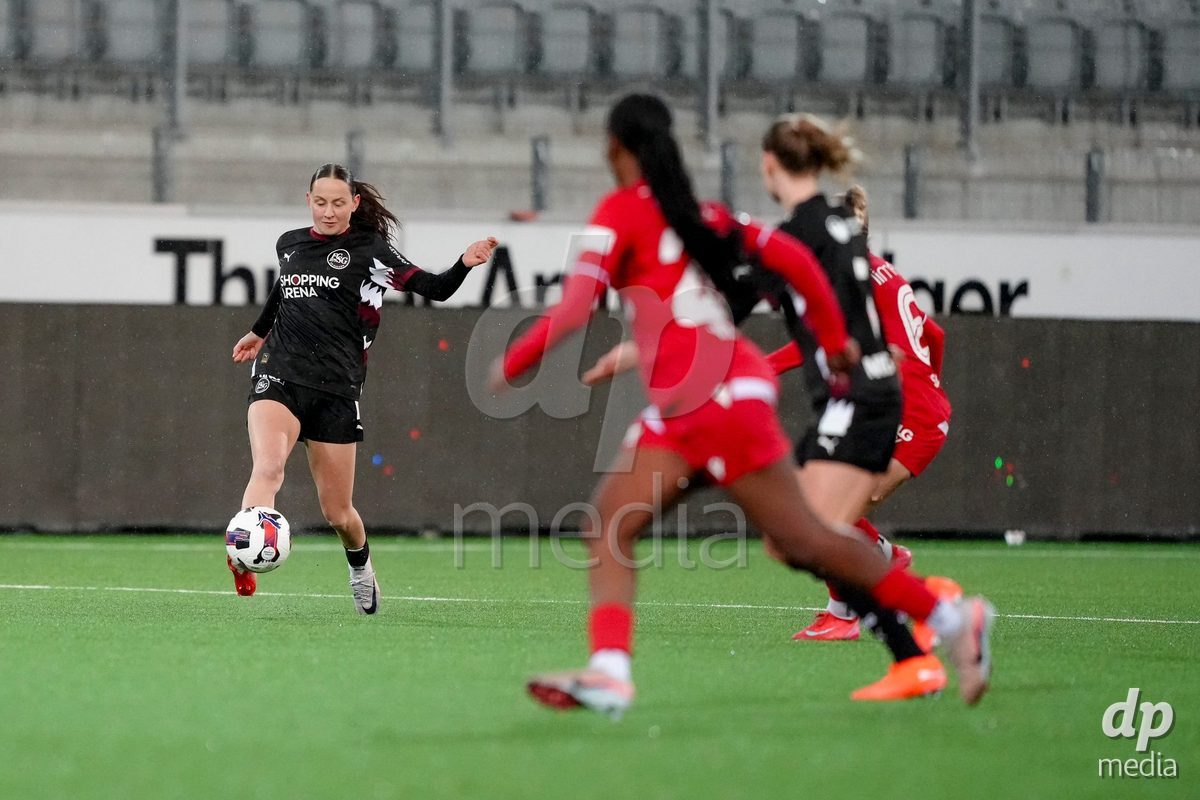 Schweiz: AXA Womens Super League 2025/26, FC Thun vs FC St.Gallen 1879 - Stockhorn Arena, Thun: