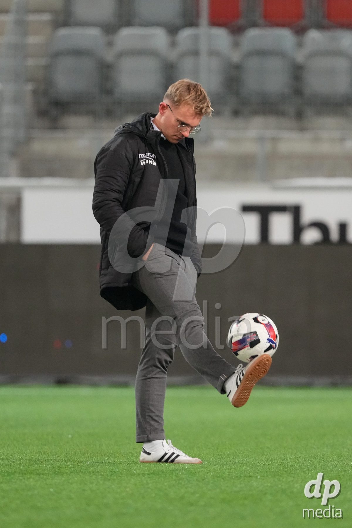 Schweiz: Axa Womens Super League 2025/26, FC Thun vs GC Frauenfussball - Stockhorn Arena, Thun: Head Coach Jason Antille (Thun)