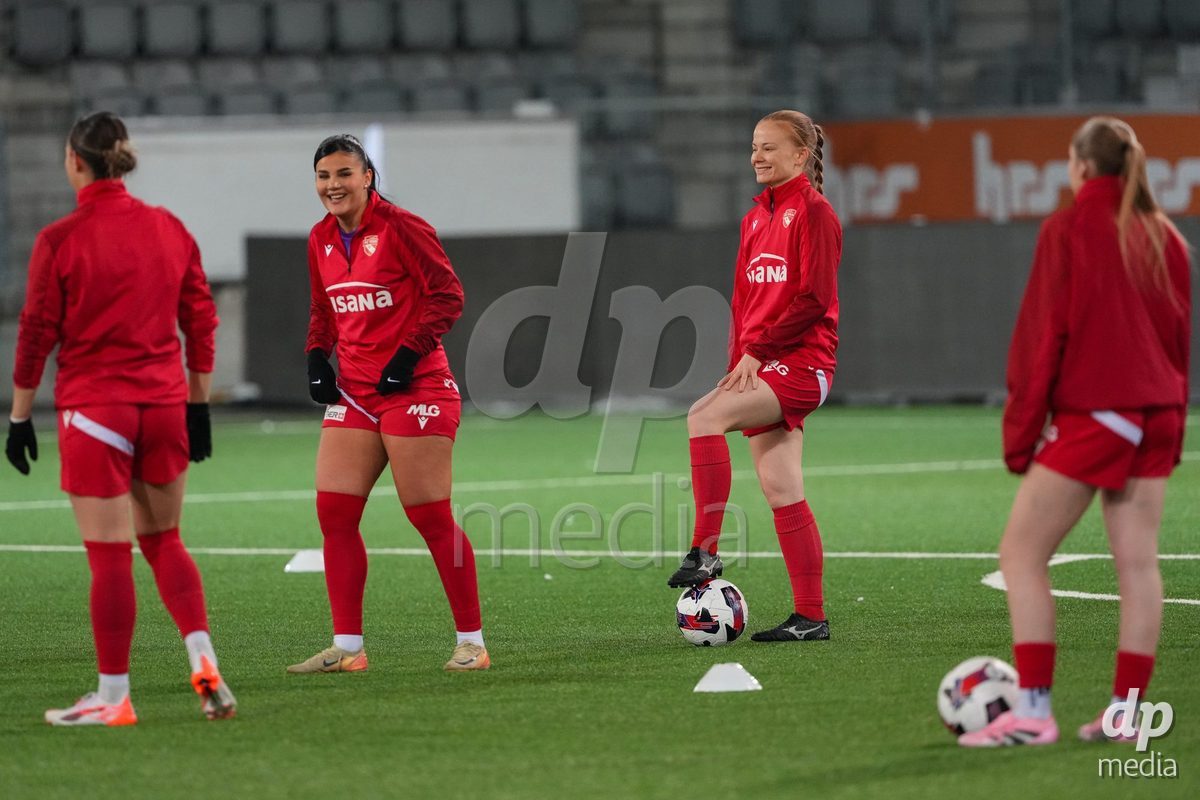 Schweiz: Axa Womens Super League 2025/26, FC Thun vs GC Frauenfussball - Stockhorn Arena, Thun: Karen Martin (25 Thun) während des Aufwärmens