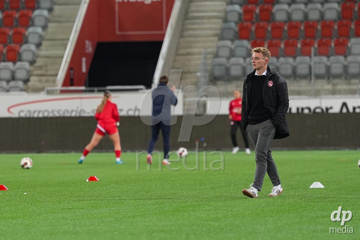 Schweiz: Axa Womens Super League 2025/26, FC Thun vs GC Frauenfussball - Stockhorn Arena, Thun: Head Coach Jason Antille (Thun)