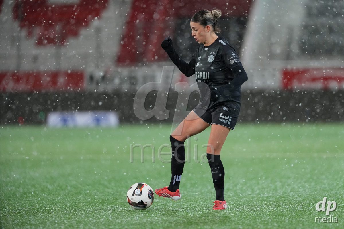 Schweiz: Axa Womens Super League 2025/26, FC Thun vs GC Frauenfussball - Stockhorn Arena, Thun: Viola Avduli (23 GCZ) in aktion
