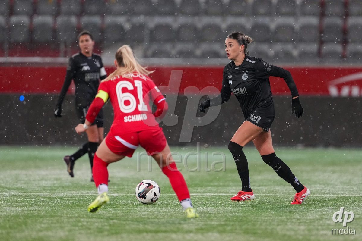 Schweiz: Axa Womens Super League 2025/26, FC Thun vs GC Frauenfussball - Stockhorn Arena, Thun: Viola Avduli (23 GCZ) in aktion