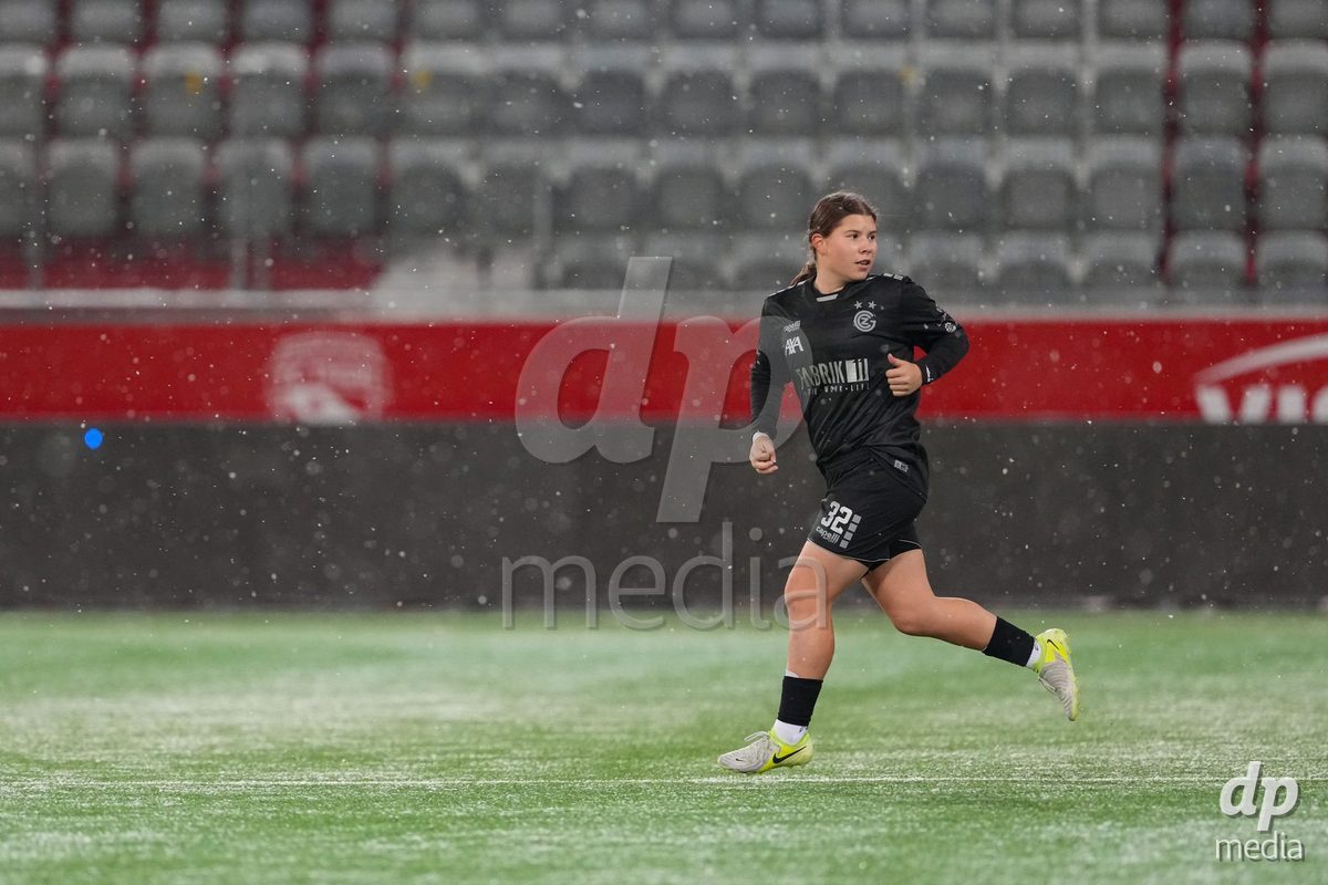 Schweiz: Axa Womens Super League 2025/26, FC Thun vs GC Frauenfussball - Stockhorn Arena, Thun: Michelle Storni (32 GCZ)
