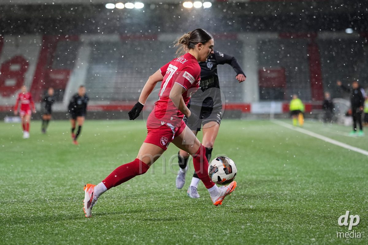 Schweiz: Axa Womens Super League 2025/26, FC Thun vs GC Frauenfussball - Stockhorn Arena, Thun: Jael Jost (77 Thun) in aktion
