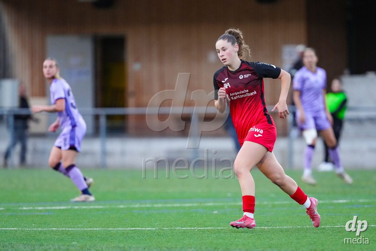 Schweiz: AXA Womens Super League 2025/26, FC Aarau Frauen vs FC Basel 1893 - Sportanlage Schachen, Aarau: Donika Deda (14 FC Aarau) in aktion