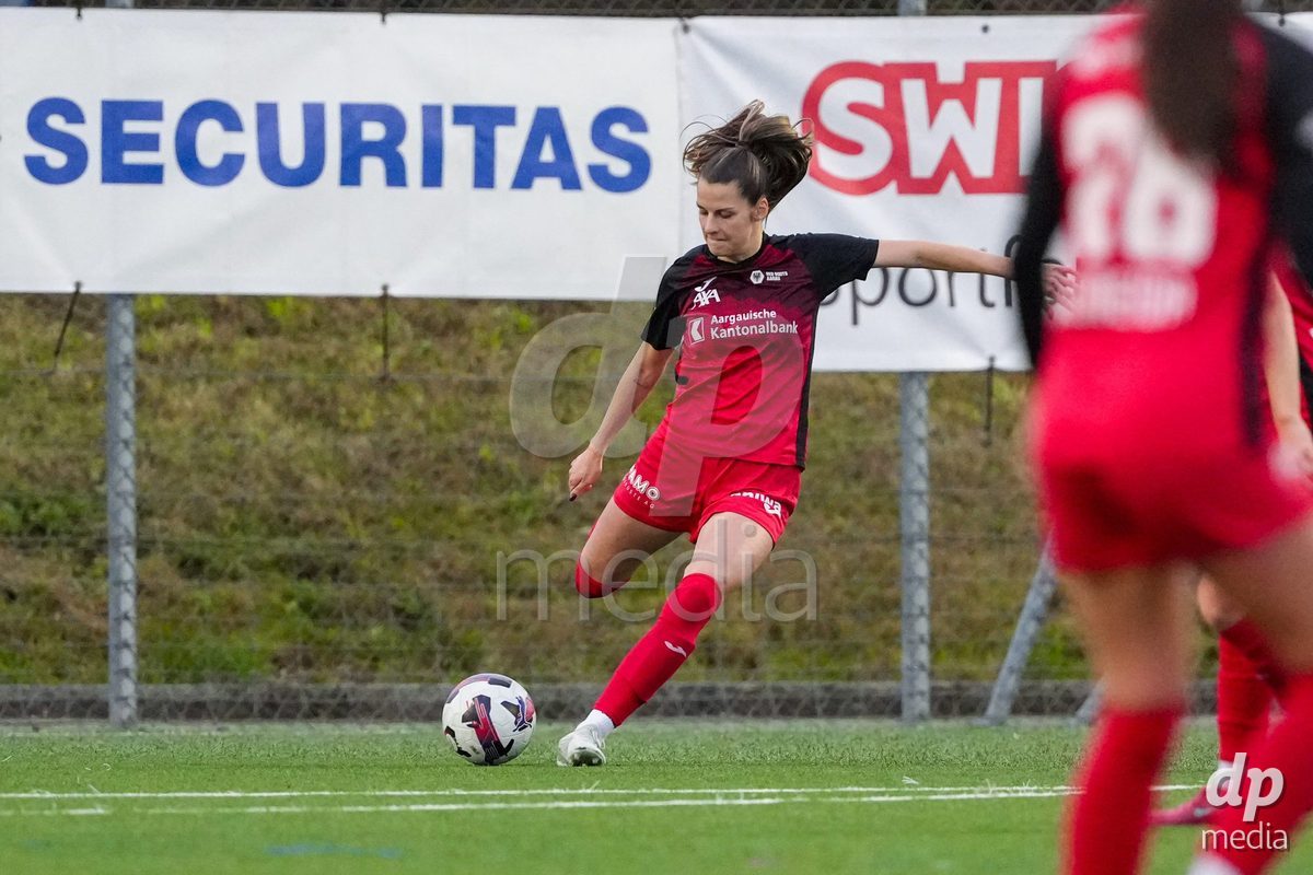 Schweiz: AXA Womens Super League 2025/26, FC Aarau Frauen vs FC Basel 1893 - Sportanlage Schachen, Aarau: Celia Hofer (27 FC Aarau) in aktion