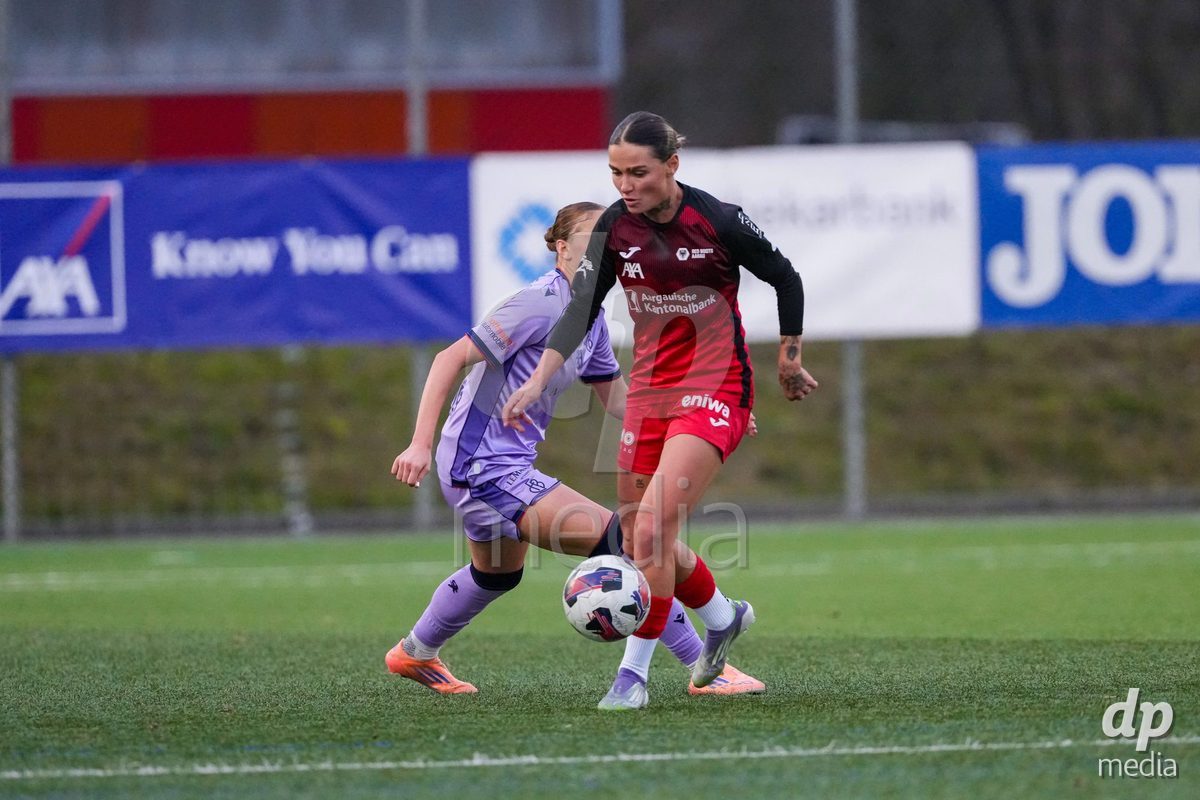 Schweiz: AXA Womens Super League 2025/26, FC Aarau Frauen vs FC Basel 1893 - Sportanlage Schachen, Aarau: Vanesa Hoti (8 FC Aarau) in aktion