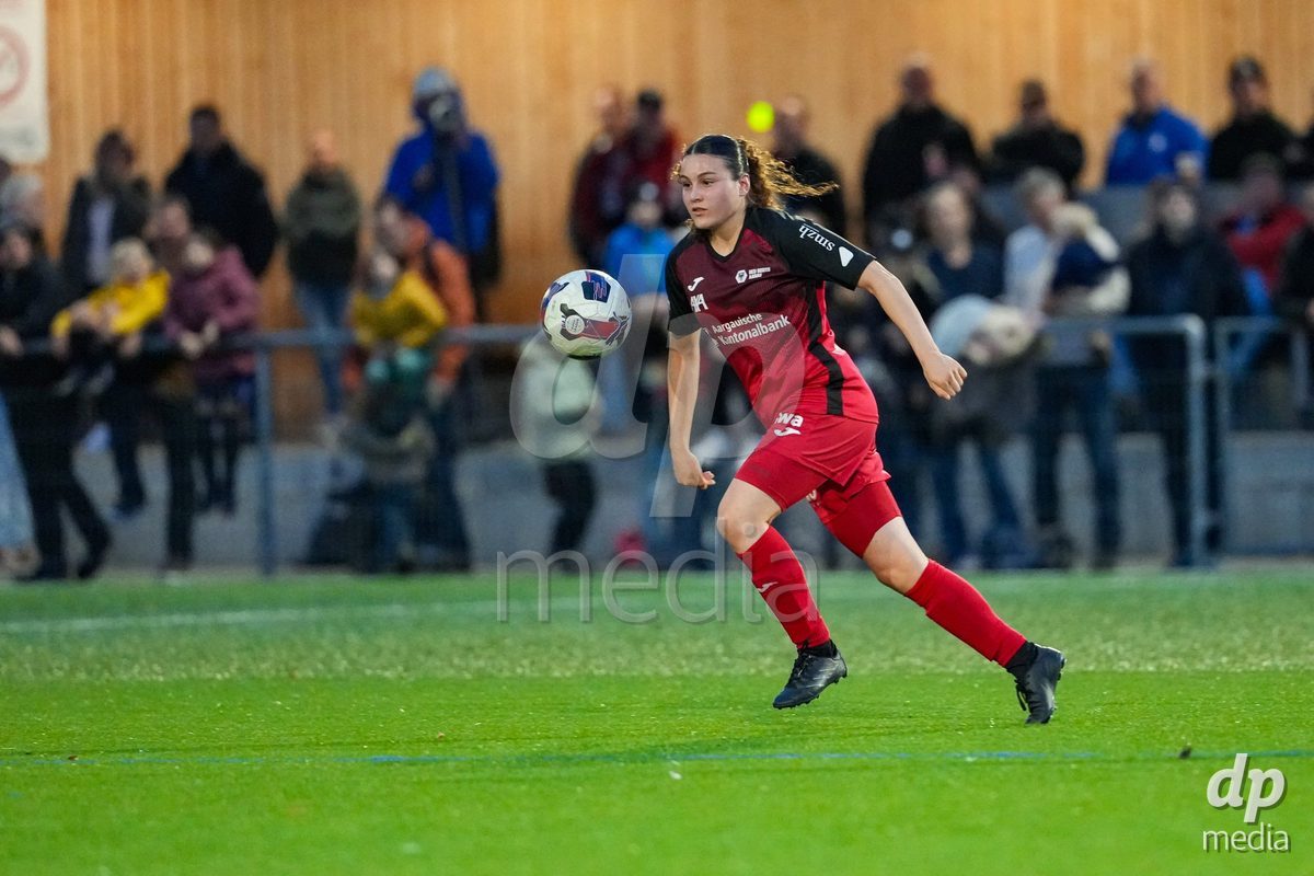 Schweiz: AXA Womens Super League 2025/26, FC Aarau Frauen vs FC Basel 1893 - Sportanlage Schachen, Aarau: Nathalie Widmer (5 FC Aarau) in aktion