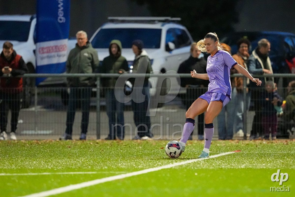 Schweiz: AXA Womens Super League 2025/26, FC Aarau Frauen vs FC Basel 1893 - Sportanlage Schachen, Aarau: Sabina Jackson (5 Basel) in aktion