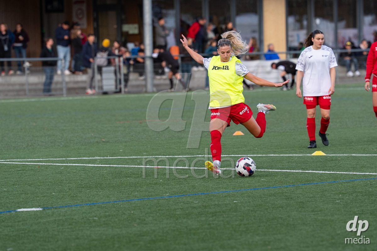 Schweiz: AXA Womens Super League 2025/26, FC Aarau Frauen vs FC Basel 1893 - Sportanlage Schachen, Aarau: Bergros Asgeirsdottir (6 FC Aarau) während des Aufwärmens