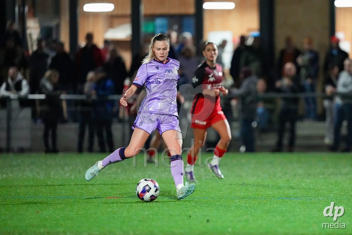 Schweiz: AXA Womens Super League 2025/26, FC Aarau Frauen vs FC Basel 1893 - Sportanlage Schachen, Aarau: Sabina Jackson (5 Basel) in aktion
