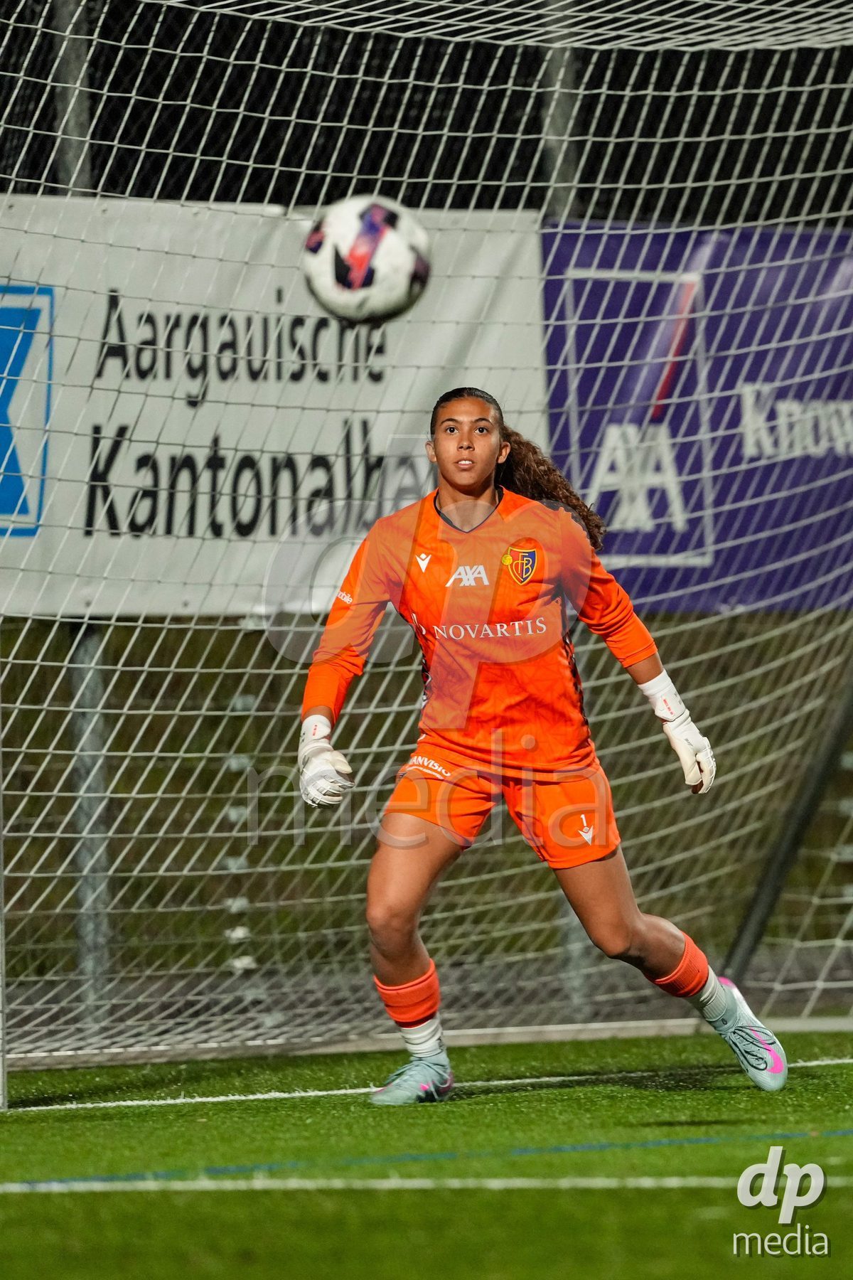 Schweiz: AXA Womens Super League 2025/26, FC Aarau Frauen vs FC Basel 1893 - Sportanlage Schachen, Aarau: Torhüter Selina Wölfle - Selina Wolfle (1 Basel) in aktion