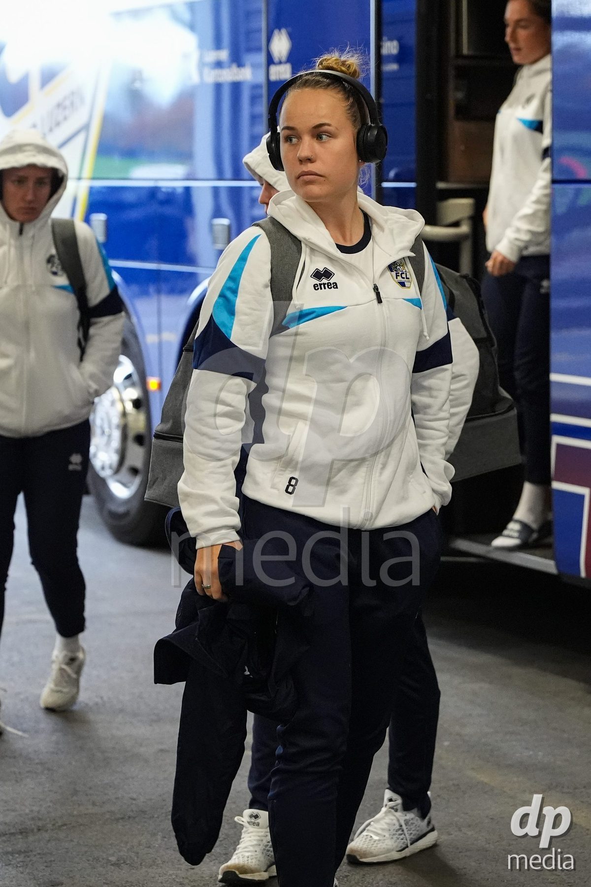 Schweiz: AXA Womens Super League 2025/26, BSC YB Frauen vs FC Luzern - Stadion Wankdorf, Bern: Jamie Kenel (8 FC Luzern) während der Ankunft vor dem Spiel