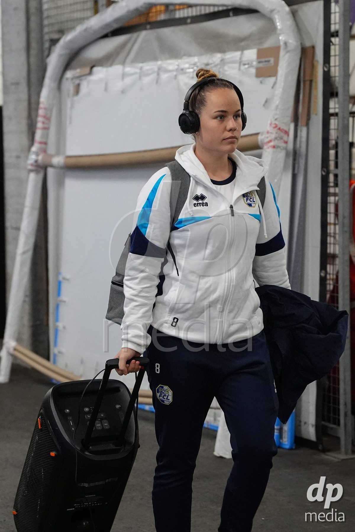 Schweiz: AXA Womens Super League 2025/26, BSC YB Frauen vs FC Luzern - Stadion Wankdorf, Bern: Jamie Kenel (8 FC Luzern) während der Ankunft vor dem Spiel
