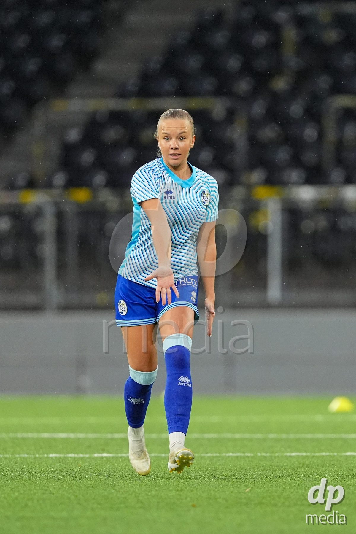 Schweiz: AXA Womens Super League 2025/26, BSC YB Frauen vs FC Luzern - Stadion Wankdorf, Bern: Jennie Marie Egeriis (17 FC Luzern) während Warmup