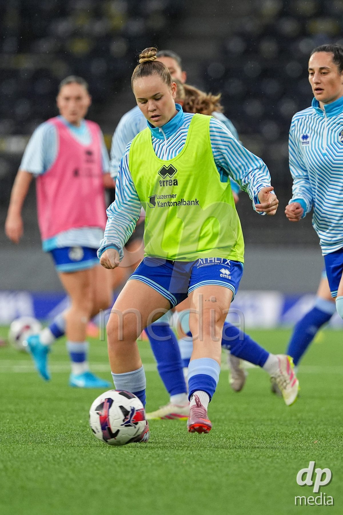 Schweiz: AXA Womens Super League 2025/26, BSC YB Frauen vs FC Luzern - Stadion Wankdorf, Bern: Jamie Kenel (8 FC Luzern) während des Aufwärmens