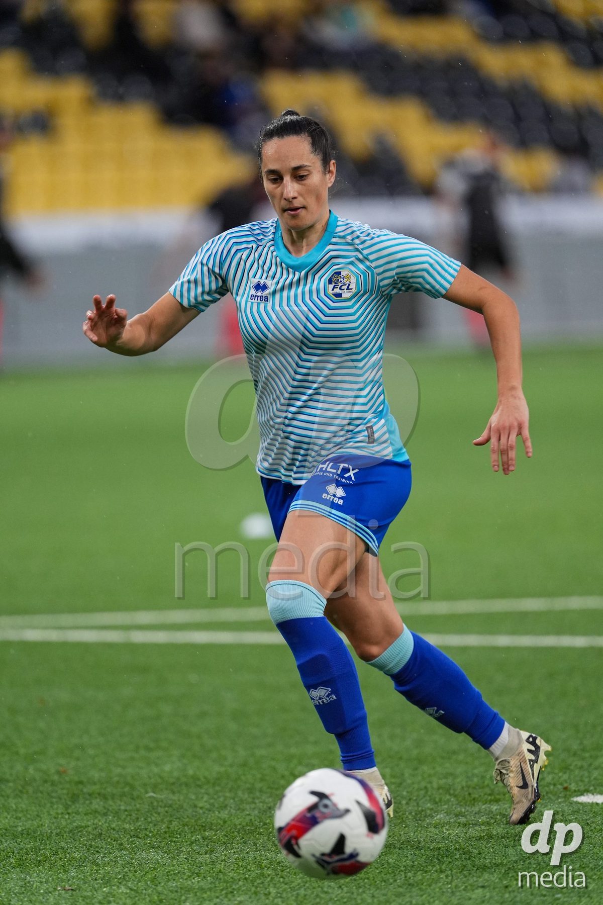 Schweiz: AXA Womens Super League 2025/26, BSC YB Frauen vs FC Luzern - Stadion Wankdorf, Bern: Cristina Carp (28 FC Luzern) während dem Aufwärmen