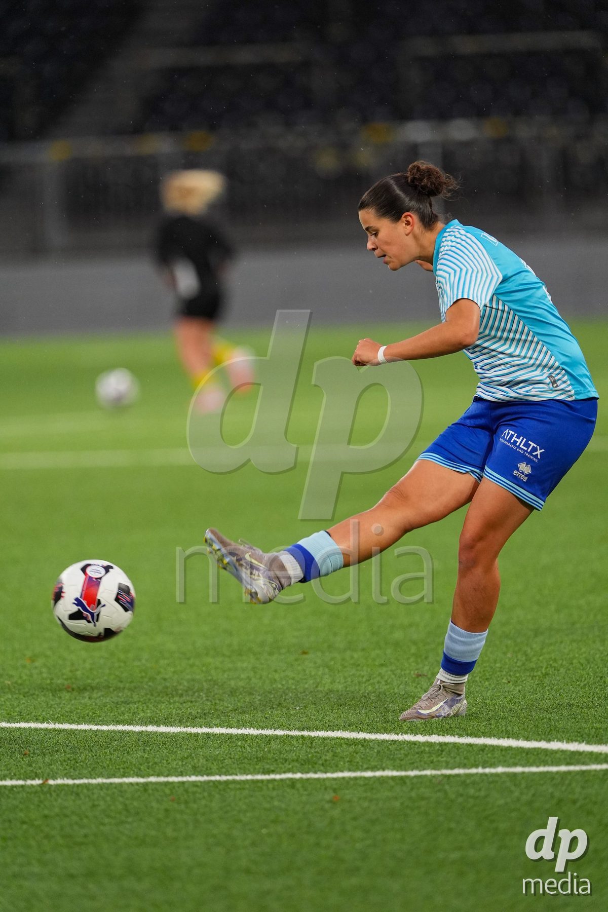 Schweiz: AXA Womens Super League 2025/26, BSC YB Frauen vs FC Luzern - Stadion Wankdorf, Bern: Alyssa Keller (99 FC Luzern) während des Warmup