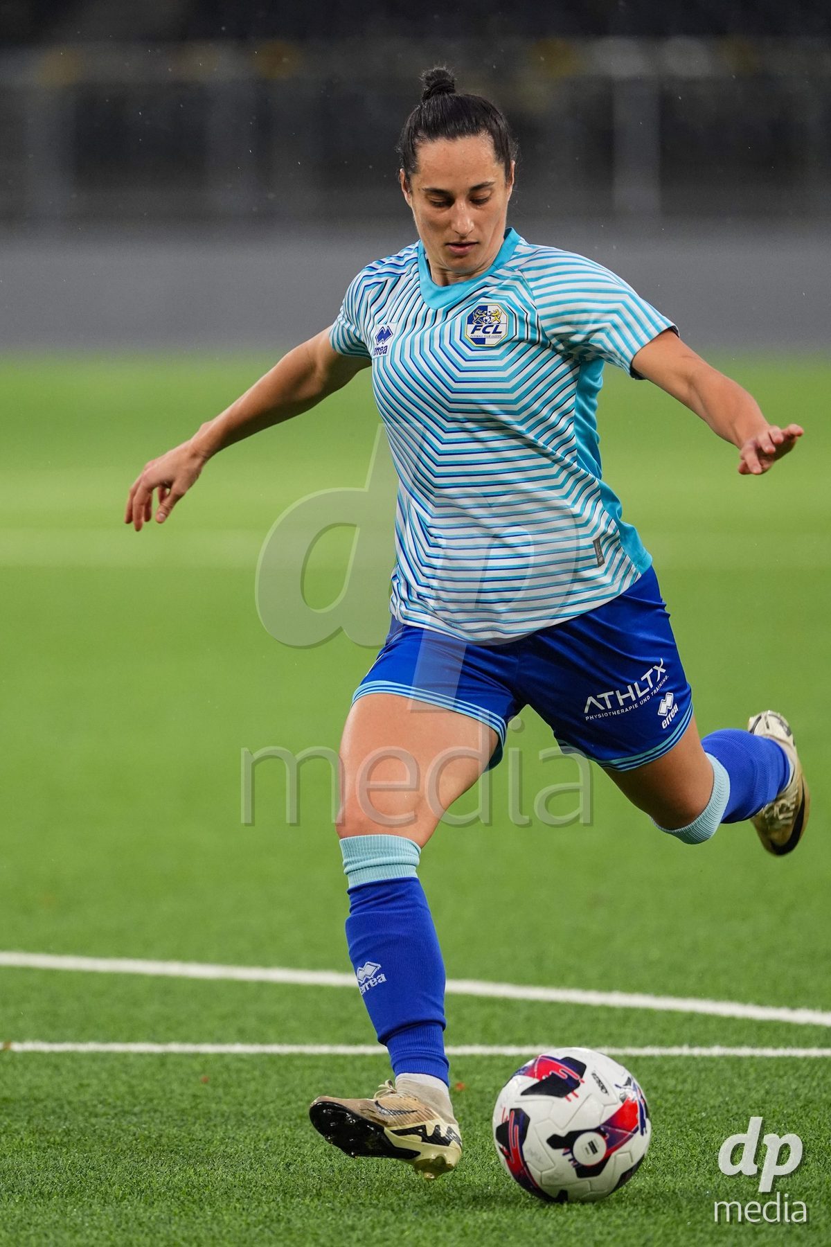 Schweiz: AXA Womens Super League 2025/26, BSC YB Frauen vs FC Luzern - Stadion Wankdorf, Bern: Cristina Carp (28 FC Luzern) während dem Aufwärmen