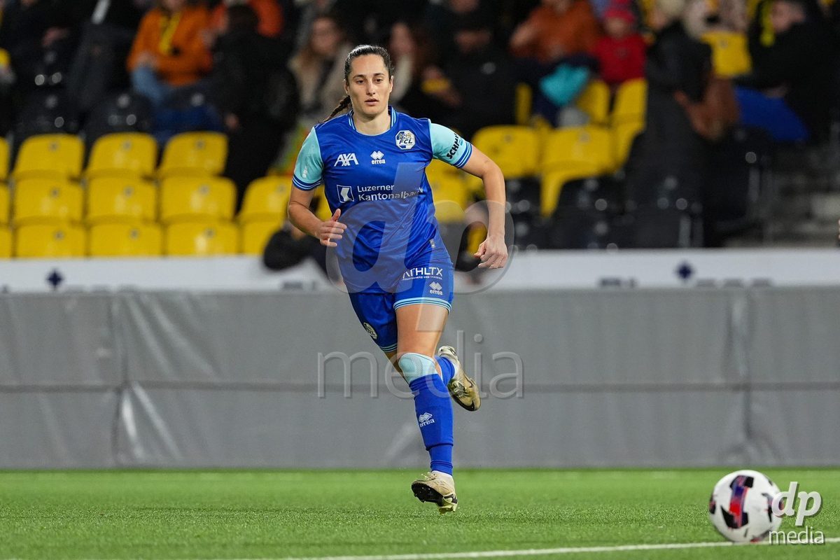 Schweiz: AXA Womens Super League 2025/26, BSC YB Frauen vs FC Luzern - Stadion Wankdorf, Bern: Cristina Carp (28 FC Luzern) in aktion