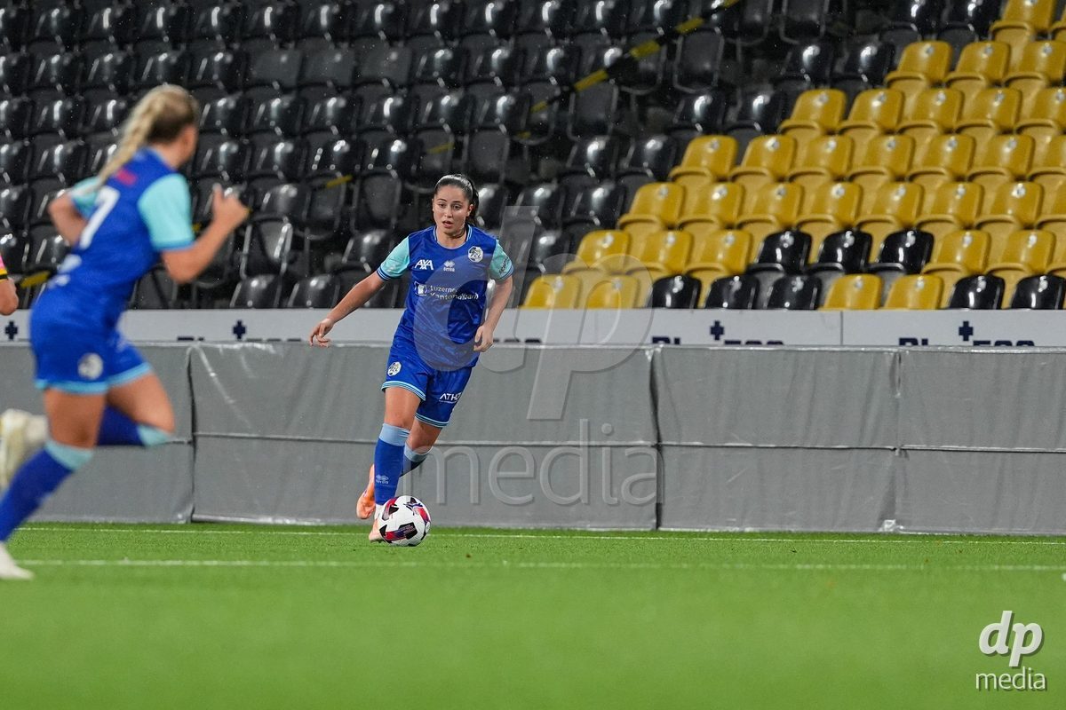 Schweiz: AXA Womens Super League 2025/26, BSC YB Frauen vs FC Luzern - Stadion Wankdorf, Bern: Melissa Rondalli (21 FC Luzern) in aktion