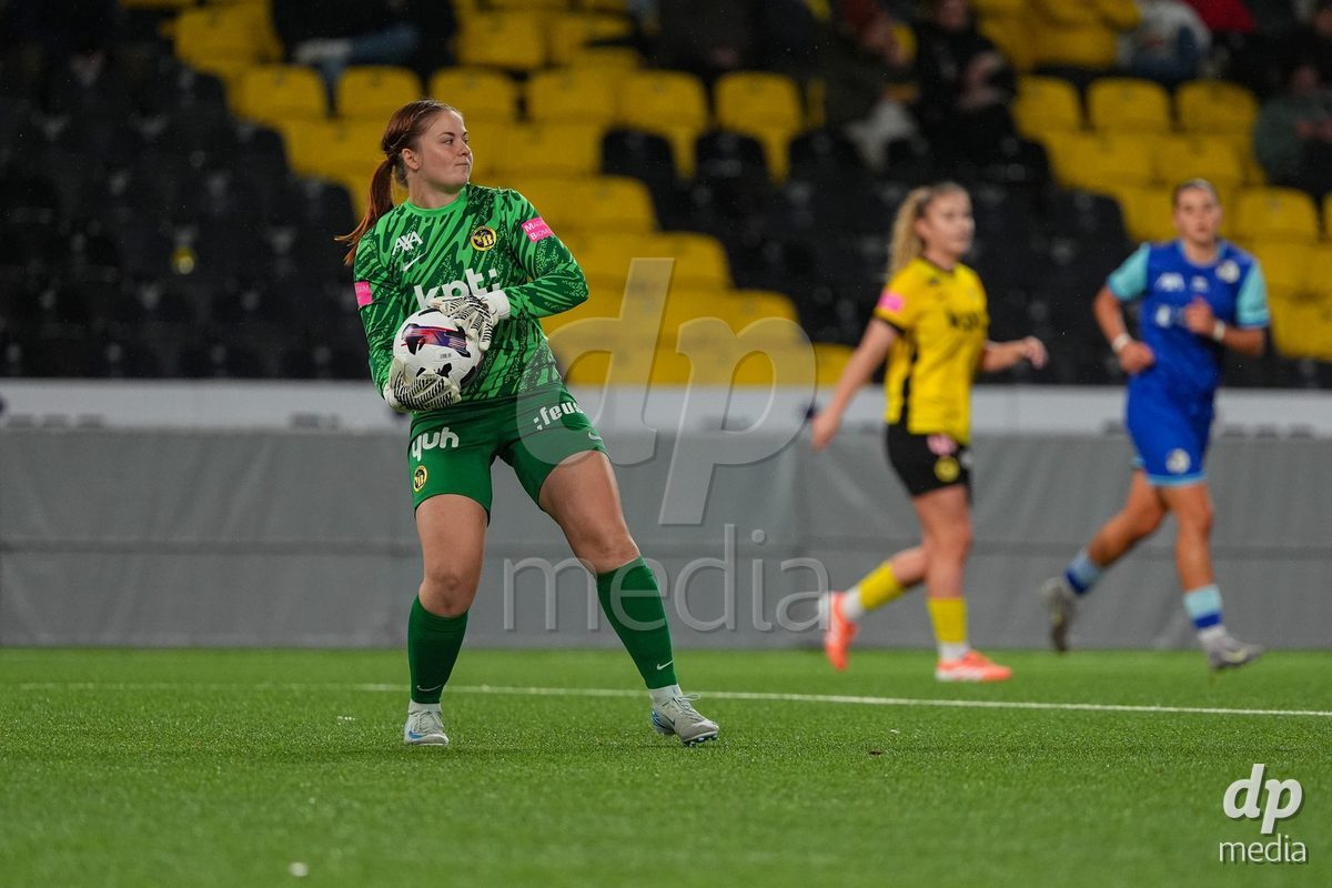 Schweiz: AXA Womens Super League 2025/26, BSC YB Frauen vs FC Luzern - Stadion Wankdorf, Bern: Cristina Carp (28 FC Luzern) in aktion