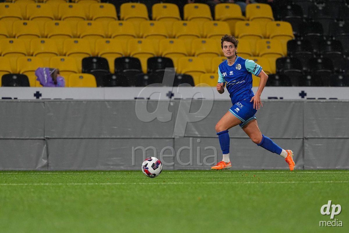 Schweiz: AXA Womens Super League 2025/26, BSC YB Frauen vs FC Luzern - Stadion Wankdorf, Bern: Bettina Brülhart - Bettina Brulhart (23 FC Luzern) in aktion