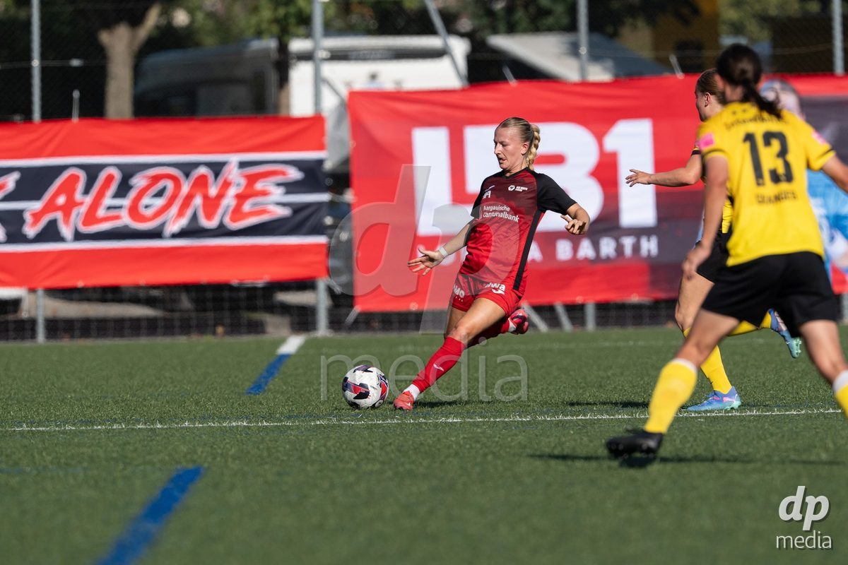 Switzerland: Womens Super League 2025/26, FC Aarau vs YB Frauen - Aarau, Aarau: Svenja von Felten (23 Aarau) in action