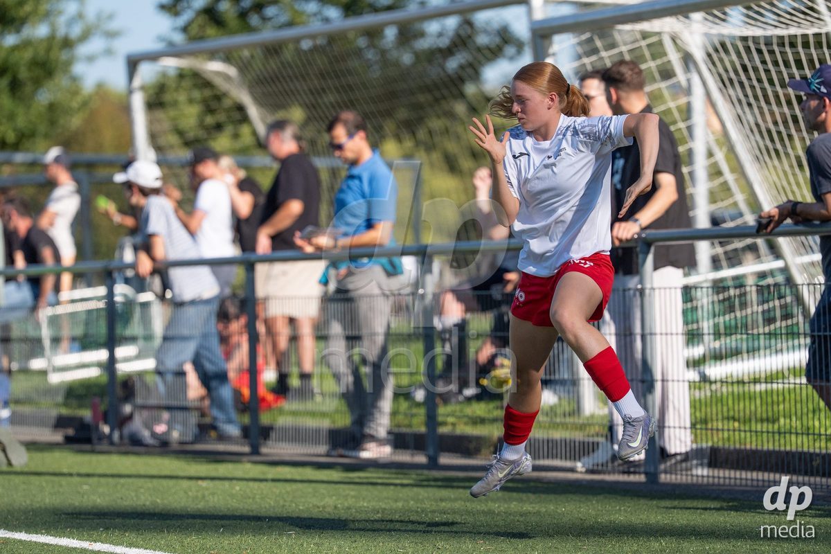 Switzerland: Womens Super League 2025/26, FC Aarau vs YB Frauen - Aarau, Aarau: Yves Milva Heim (25 Aarau)