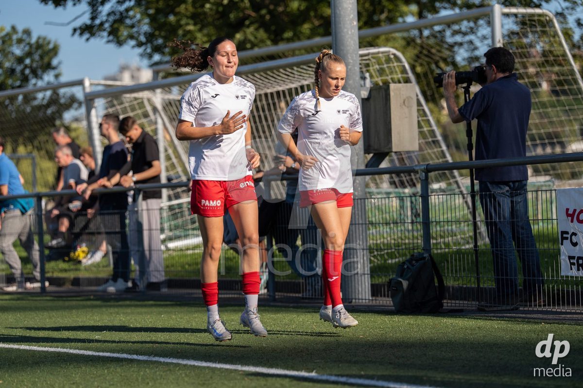 Switzerland: Womens Super League 2025/26, FC Aarau vs YB Frauen - Aarau, Aarau: Julie Gartmann (19 Aarau) and Michelle Stierli (22 Aarau)