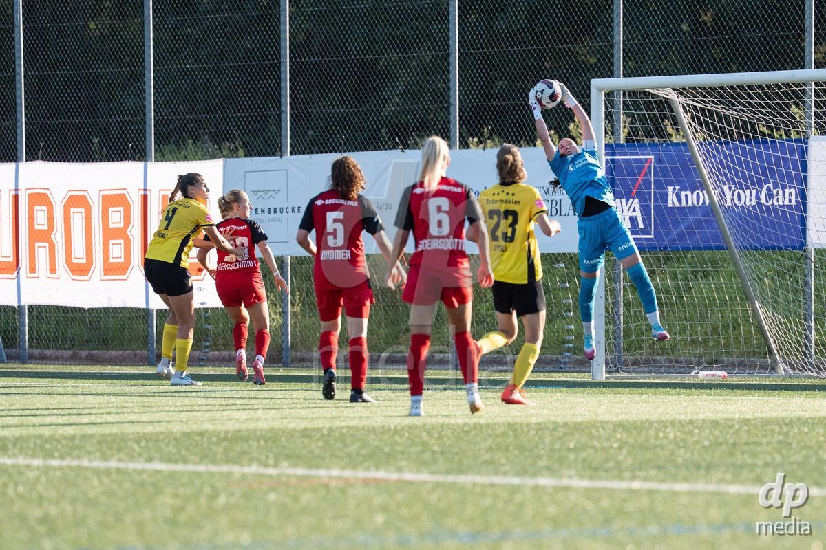 Switzerland: Womens Super League 2025/26, FC Aarau vs YB Frauen - Aarau, Aarau: Lorena Barth (1 Aarau) in action