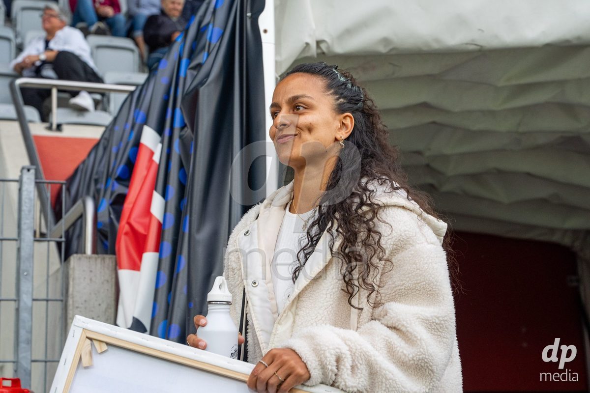 Switzerland: AXA Womens Super League 2025/26, FC Thun vs FC Zurich - Stockhorn Arena, Thun: Rani Christelle Müller (Rani Christelle Muller) (4 Thun) before the game