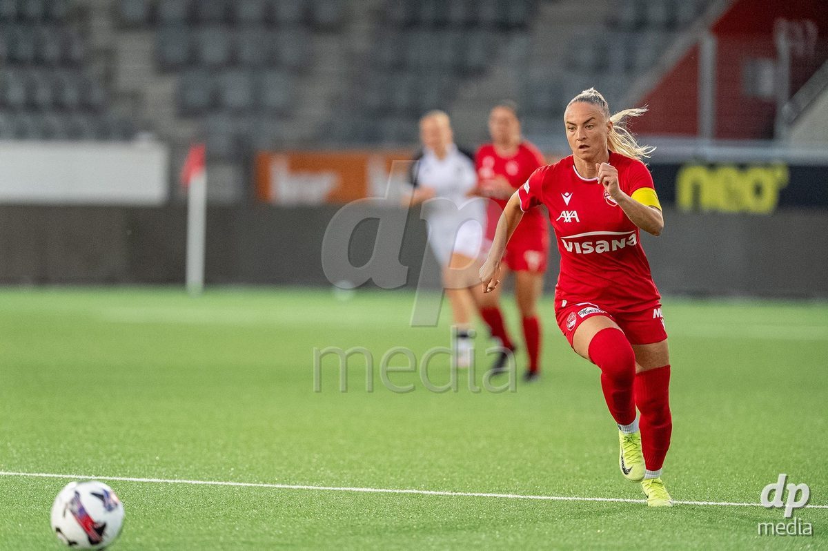 Switzerland: AXA Womens Super League 2025/26, FC Thun vs FC Zurich - Stockhorn Arena, Thun: Shenia Schmid (61 Thun) in action