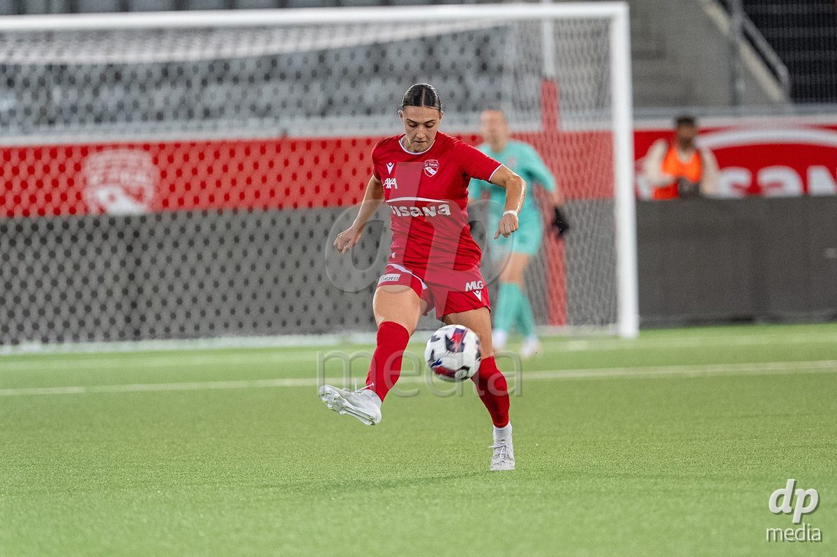 Switzerland: AXA Womens Super League 2025/26, FC Thun vs FC Zurich - Stockhorn Arena, Thun: Jael Jost (77 Thun) in action