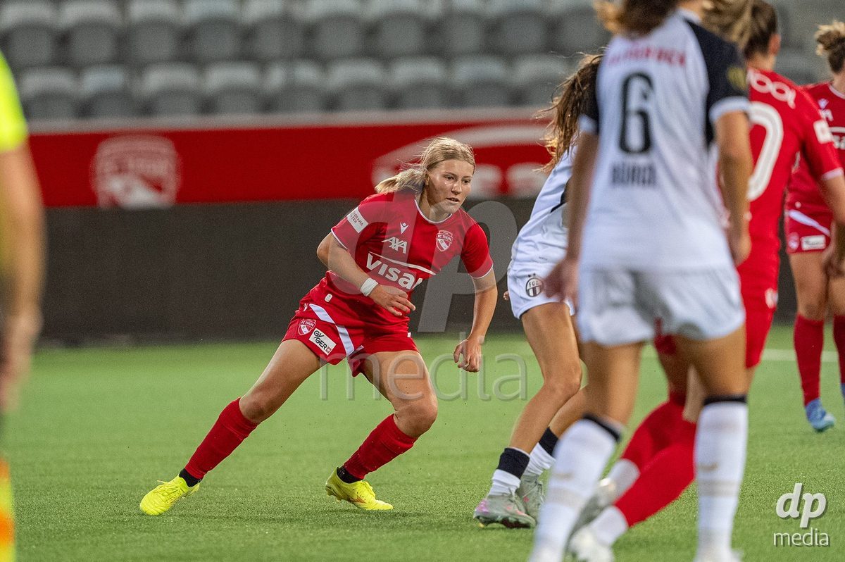 Switzerland: AXA Womens Super League 2025/26, FC Thun vs FC Zurich - Stockhorn Arena, Thun: Lara Colpi (17 Thun) in action