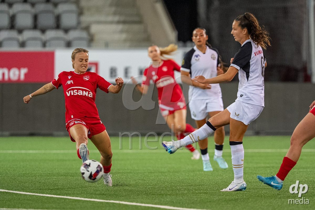 Switzerland: AXA Womens Super League 2025/26, FC Thun vs FC Zurich - Stockhorn Arena, Thun: Maelle Raetzo (30 Thun) in action