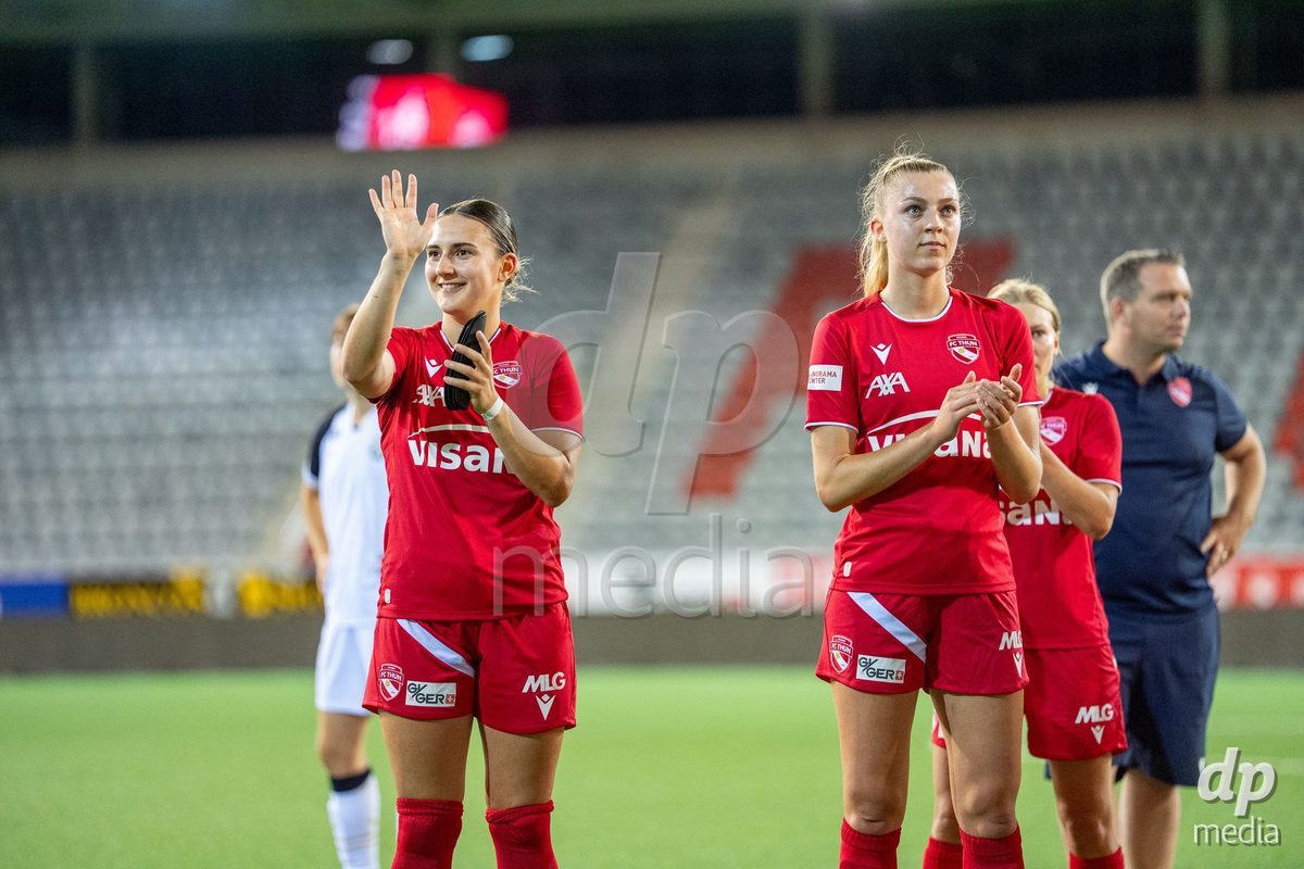 Switzerland: AXA Womens Super League 2025/26, FC Thun vs FC Zurich - Stockhorn Arena, Thun: Jael Jost (77 Thun) and Celine Schmid (34 Thun) after the game