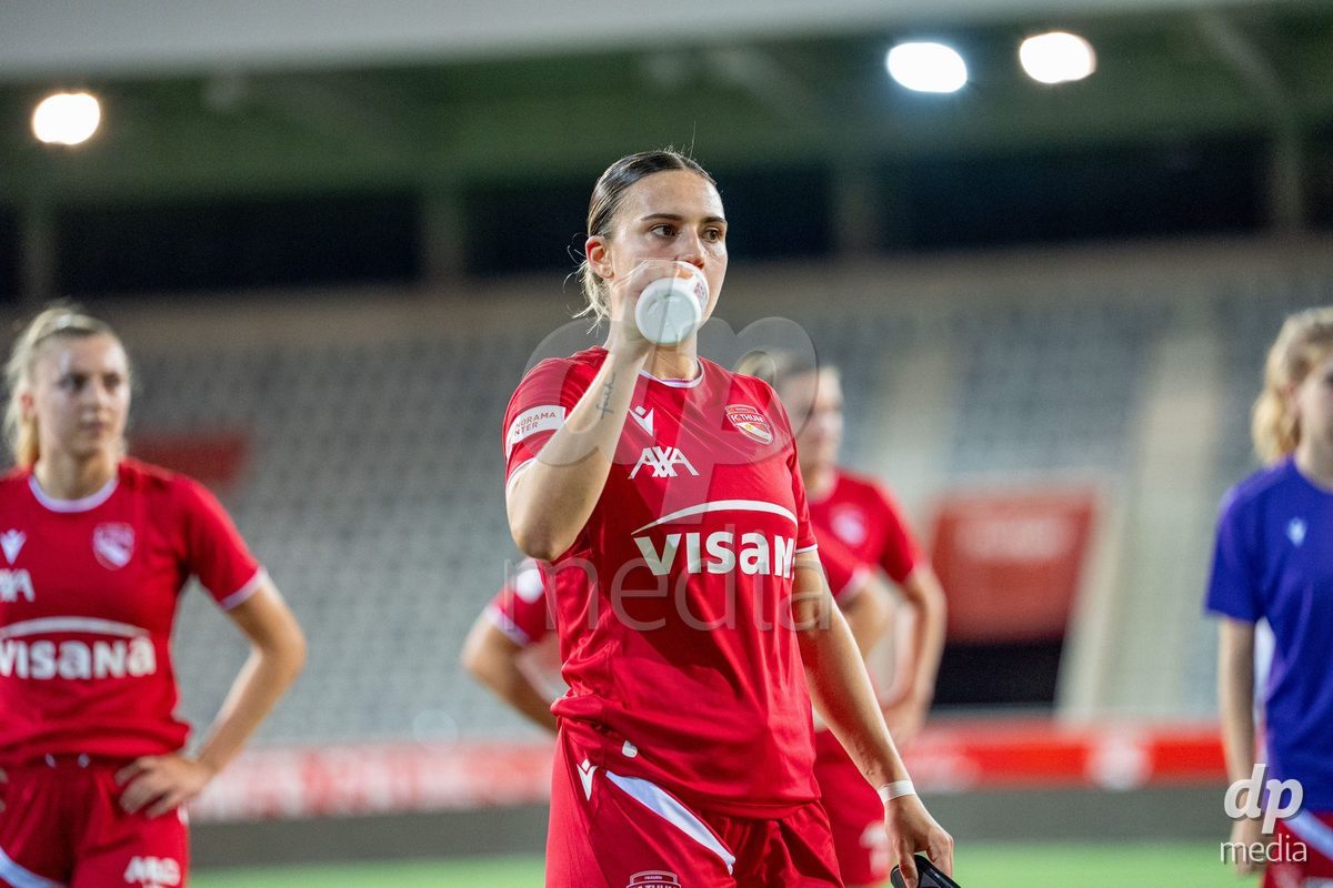 Switzerland: AXA Womens Super League 2025/26, FC Thun vs FC Zurich - Stockhorn Arena, Thun: Jael Jost (77 Thun) after the game