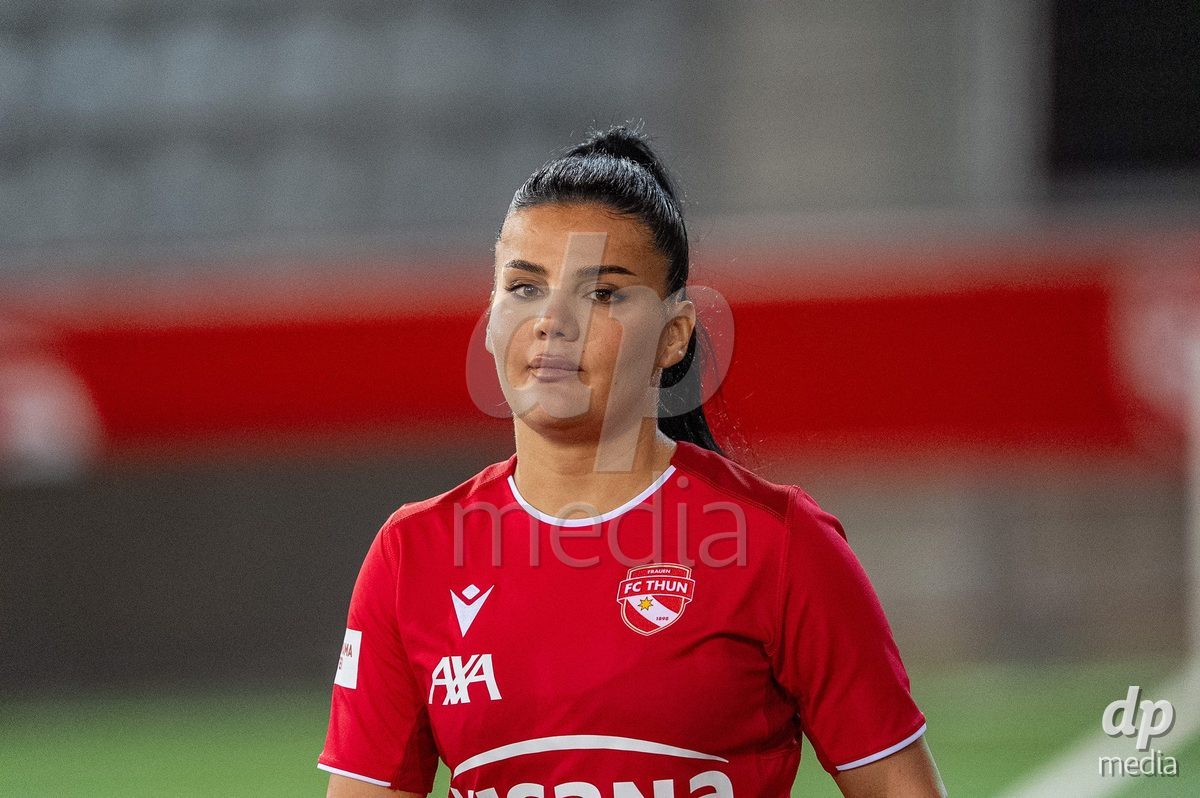 Switzerland: AXA Womens Super League 2025/26, FC Thun vs FC Zurich - Stockhorn Arena, Thun: Mimoza Hamidi (7 Thun) after the game