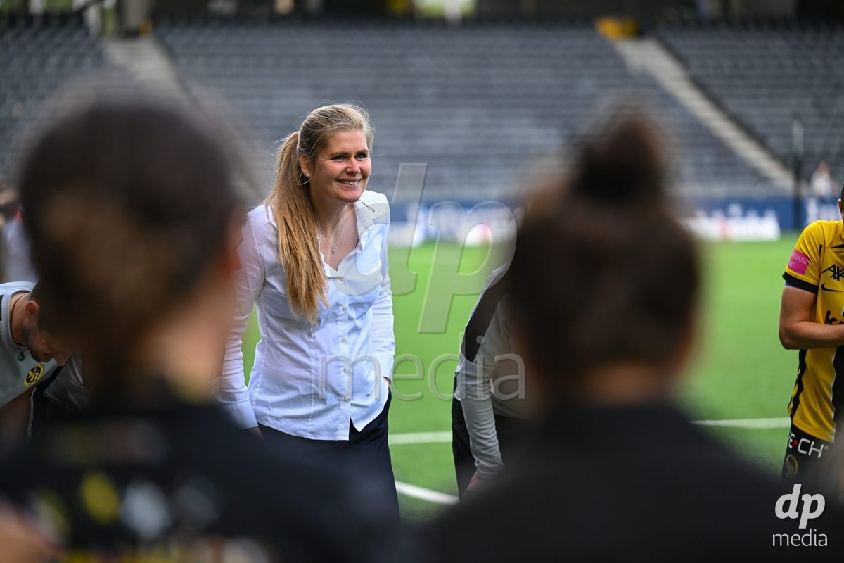 17/05/2025, Bern, Stadion Wankdorf, Women's Super League Final 2: BSC YB Frauen - GC Frauenfussball,  coach Imke Wubbenhorst (BSC YB Frauen)